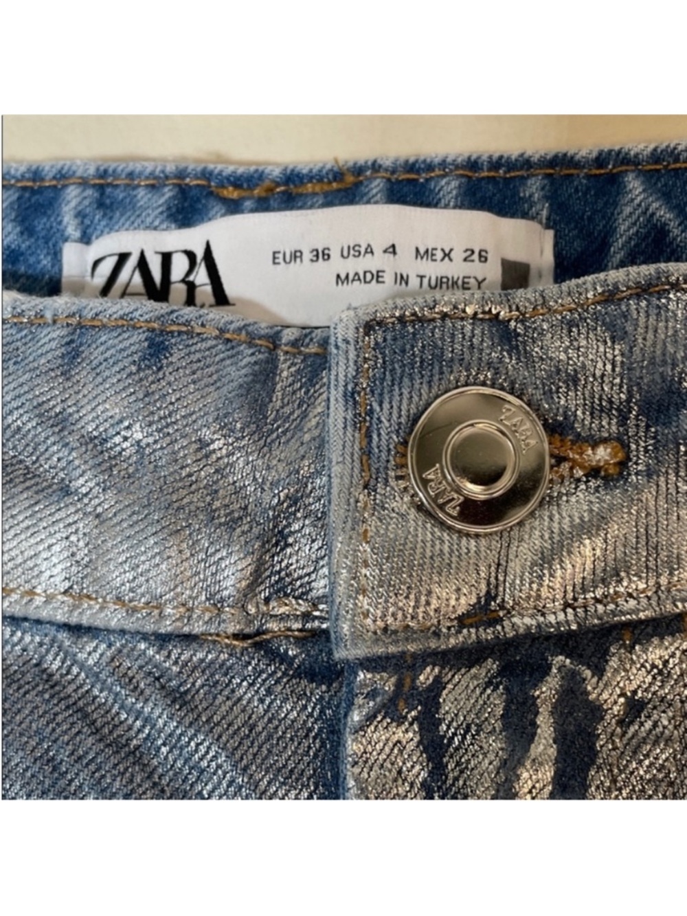 NEW! Blogger’s Favorite Zara Boho Metallic Wide Leg Jeans in Light Silver. 4. - Picture 4 of 16